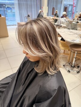 メロウマン(mellowman) 立川で出来るバレイヤージュ【立川ハイライト】【白髪ぼかし】