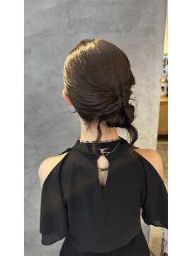 スロウヘアシェア(slow hair×share) ニュアンスお団子ヘア