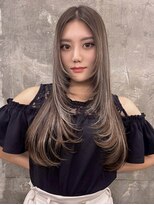 キング(K!ng)&nbsp;ハイライトカラーミルクティーベージュレイヤーカット髪質改善