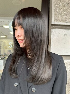 シロ(SiLO) 顔周りレイヤー×透け感ブラック
