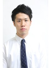 エクリュ(ecru)&nbsp;両サイドを２ブロックでしめた無造作ヘアー