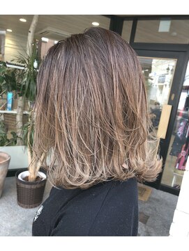 パーク(PAAQ) 【田中智大】切りっぱなしボブ×beachハイライト(ベージュ)