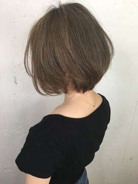 リヴ オオサカ(LIV OSAKA) 【LIVOSAKA】ベージュカラー＿ミニマムボブ