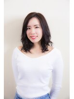 ダアッカ(da acca) 20代30代40代♪透明感アッシュ耳かけふんわりフェミニンセミディ