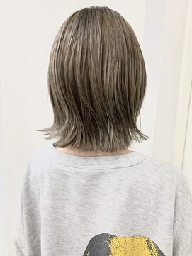 ラパンセヴェール(LA PENSEE VERT) 【LA PENSEE】ハイトーンカラーの王道外ハネボブ