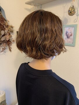 KMR ウェービーショートボブ