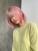 ティム(tim.) ピンク×デザインカラー×レイヤーボブ