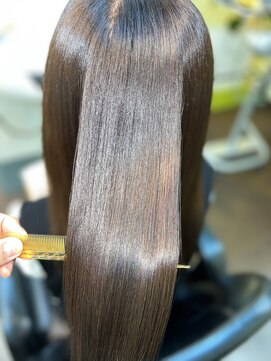 エムスリーディーミュゼステージ(M3D) 艶髪ストレート仕上げ。