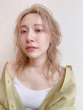 ローレン(Loren) イエローブリーチカラー/ハイトーン/ウルフ