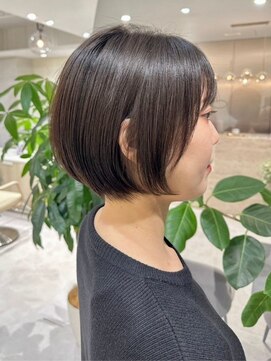 ミズチャーム(Ms.CHARM) 透明感グレージュカラー/柔らかストレートショート