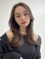 ロンドアンメゾン 原宿(Lond un Maison.)&nbsp;くびれミディアム　レイヤーカット　オリーブカラー