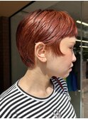 ピクシーショートカットブリーチベースに入れたオレンジカラー