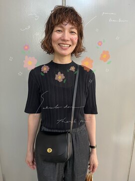 バズ ビー(BUZZ Bee) ショートボブ/抜け感ヘア/くせ毛パーマ風