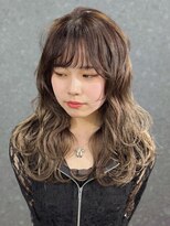 エストアール フクオカ 福岡博多店(est-r. Fukuoka)&nbsp;レイヤーカット/ウェーブカール/ベージュ/博多