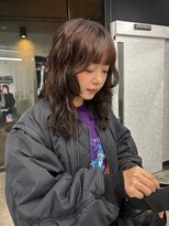 ピア ヤクイン(Pia Yakuin)&nbsp;ミディアムレイヤー/パーマ/前髪あり