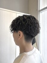 ハロ 蕨(HALO)&nbsp;メンズセンターパートツイスパ【阿部佑香】