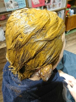 ベーシック ヘア クリエイション(BASIC hair creation)の写真/ダメージレスで頭皮に優しい"オーガニックカラー"や"ヘナカラー"取り揃えてます♪色ムラなくキレイに染まる