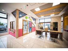 アース 都城川東店(HAIR & MAKE EARTH)の雰囲気（小さなお子様連れの方でも◎ ）