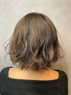 ヘアサロンM 新宿 外ハネボブ/アッシュブラウン/ネオウルフ/デザインカラー