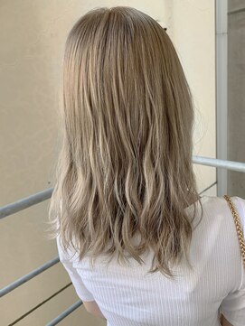 ジーナ 札幌(Zina) 【Zina SAPPORO】ホワイトベージュ