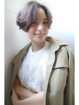 ブーケ(BOUQUET) 前下がりショート　センターパート　イメチェンをしたい