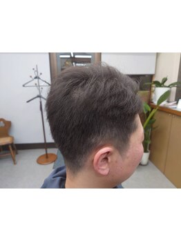 ＜理容室＞ひげ・眉毛のシェービングはプロにお任せ！身だしなみを整えて清潔感◎の印象に＊