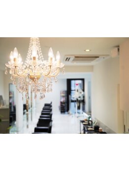 【四条烏丸2分】圧倒的ホスピタリティとパーソナル提案で人気の“Allie”大人の髪質改善でうるツヤ美髪へ♪