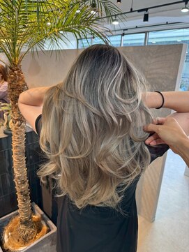 メリー オオサカ(Merly Osaka) バタフライレイヤーカット