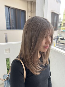 レイヤーカット　ハイトーンカラー