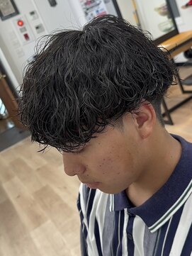 ウェイビーエフティフィフス 横浜西口(WAVEY ft.fifth) 横浜波巻きパーマツイスパツイストスパイラルパーマ緩め弱め30代