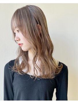 アンティエバイプレッティ(Amitie by pretty) イルミナカラーで作る透明感ベージュ