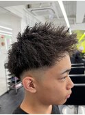 癖毛がまっすぐ伸びるイナズマツイスト