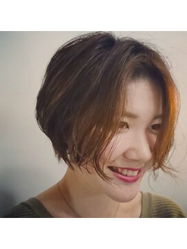 チチヘアーワークス(titi HAIR WORKS) くせ毛を活かしたショートボブ