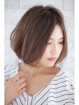 グロース(growth) 大人かっこいボブ