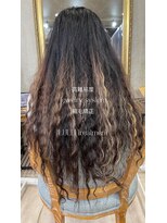 アンフィサンクミル 銀座(AnFye cinq mille)&nbsp;ビビリ矯正×高難易度縮毛矯正で艶髪【表参道】【青山】【原宿】