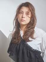 ミューシェレゴ(meauche...lego)&nbsp;緩めパーマ無造作ロングの大人スタイル