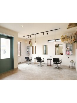 女性スタイリスト二人のプライベートサロン♪落ち着いて過ごしやすい雰囲気と安心感が通いやすいポイント◎