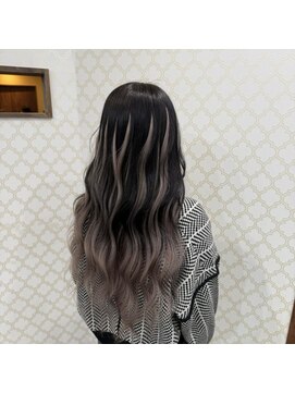 ブランシスヘアー(Bulansis Hair) シルバーロング