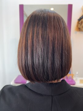 シーズンズ(SEASONS) ナチュラル前下がりボブ