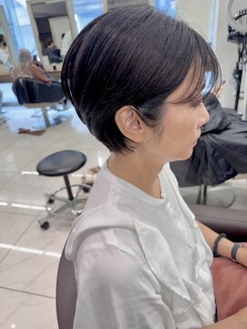 アッシュ 下北沢店(Ash) 黒髪でも大人かわいいハンサムショート