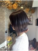 ダークカラーの艶ボブスタイル
