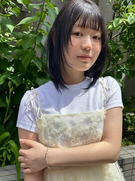メイカ(MEIKA) 【 ミディアムレイヤー × グレージュカラー 】浅野美紀