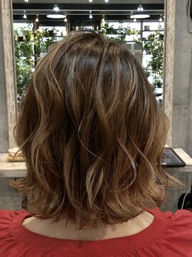 ロダット 横浜(LODAT by little) バレイヤージュ×外ハネボブ【LODAT横浜】