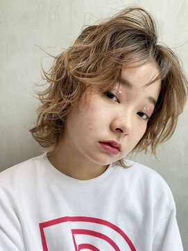 アルバム 銀座(ALBUM GINZA) 無造作ウェーブ_ウェーブパーマフォギーベージュ耳かけ_76998