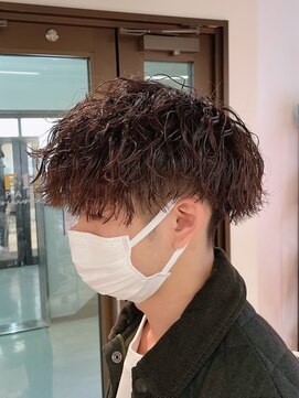 コワファーストナガサキシャンプーボーイ(COIFF1RST NAGASAKI SHAMPOO BOY) 波巻きパーマ　長崎　メンズパーマ　メンズカット