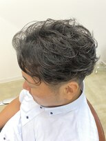 ヘアークラフト(hair craft)&nbsp;スーツに似合うメンズフェードパーマスタイル