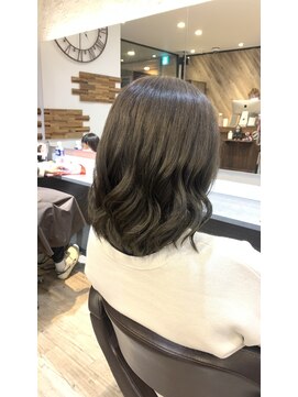 アトム(ATOM) オリーブグレージュ