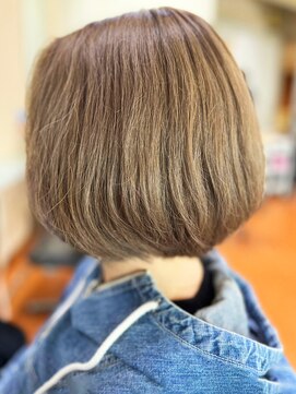 アークスヘアー ミルクティべージュ大人可愛い髪質改善カラー内巻きショートボブ