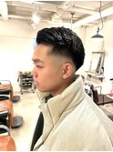 スキンフェード流行モテ髪サイドパート流行ネープレス束感刈上げ
