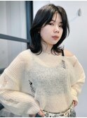 韓国ヘア　くびれヘア　外ハネミディ　センターパート レイヤー